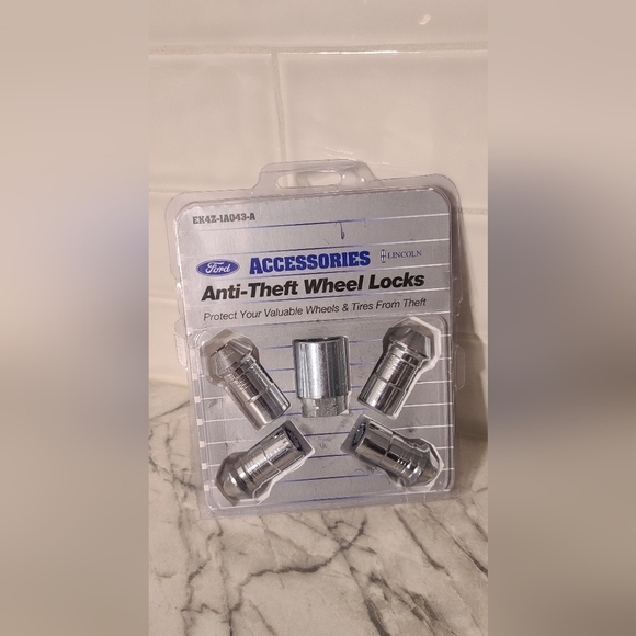 Ford Lincoln Anti  Theft Wheel Locks 🛞 - Picture 1 of 3